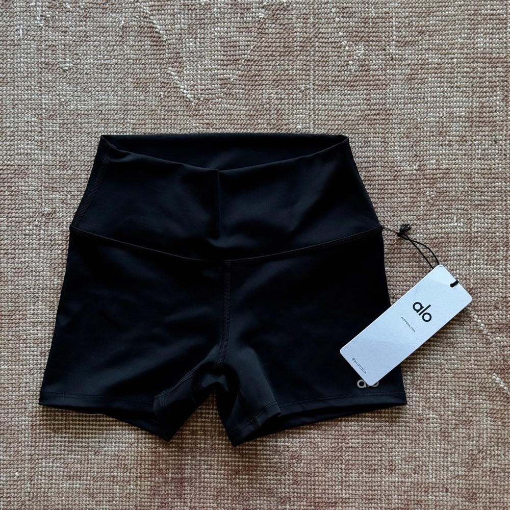 Alo Yoga High-Waist Airlift Short New (With Tags)